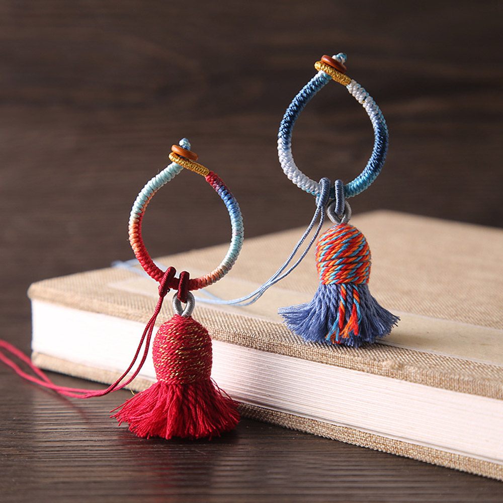 Sewing Thread In Textile - قطعتان من شراشيب القطن المصنوعة يدويًا